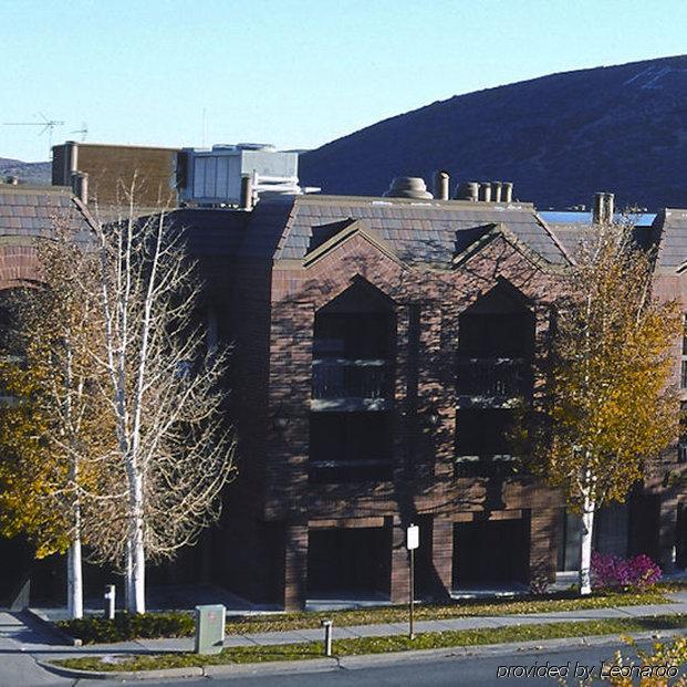 Raintree'S Park Plaza Park City Hotel Exterior photo